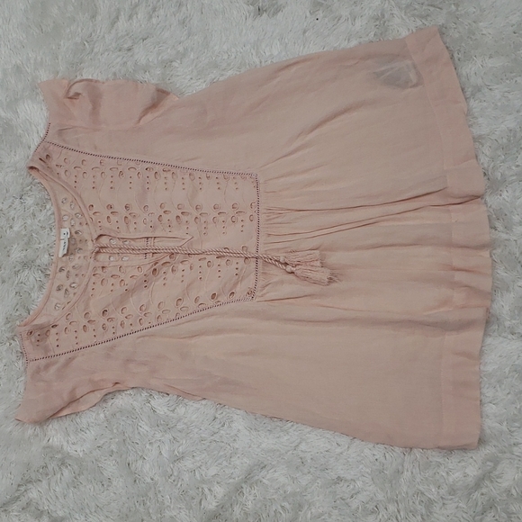 GAP Cap Sleeve Eyelet Flowy Top - Picture 1 of 7